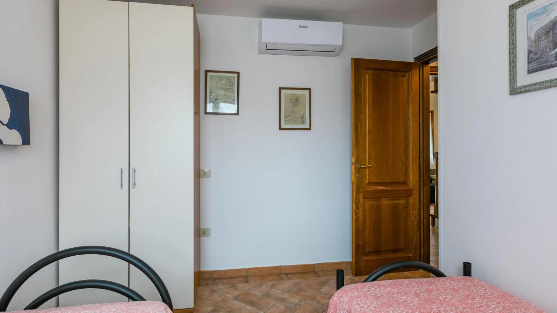 Apartment Tipologia Trilocale By Interhome Le Vedute