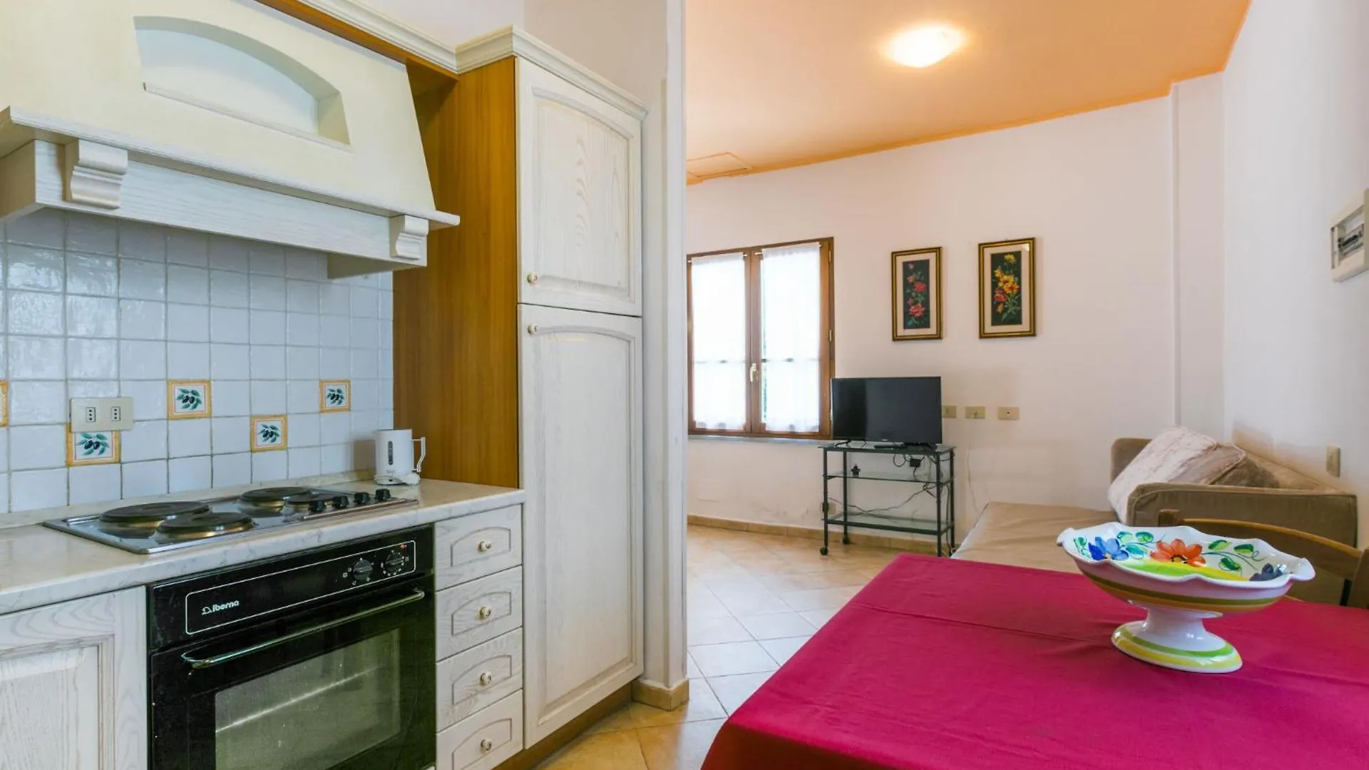 Apartment Tipologia Trilocale By Interhome Le Vedute