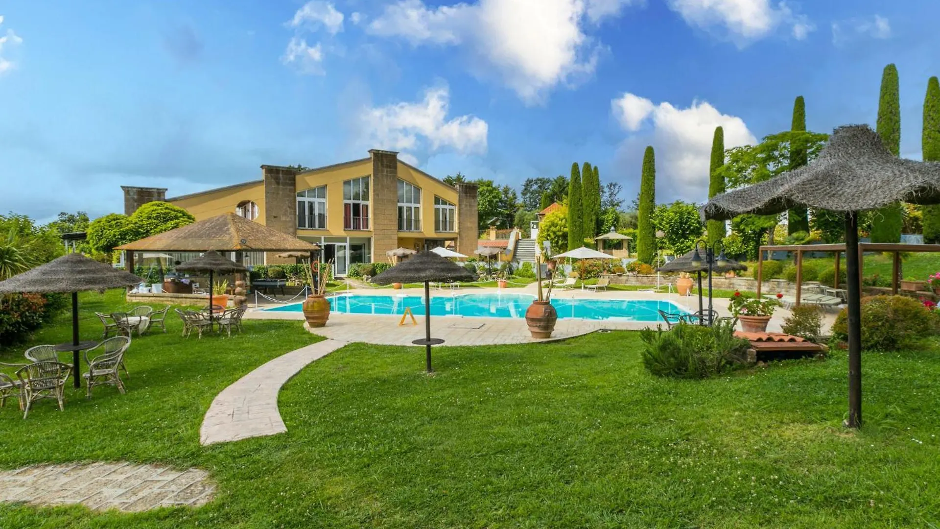 Apartment Tipologia Trilocale By Interhome Le Vedute
