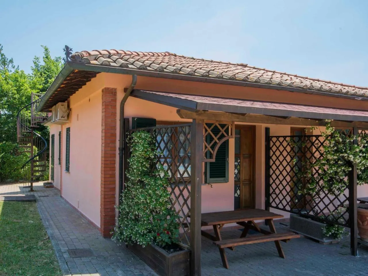 Apartment Tipologia Trilocale By Interhome Le Vedute