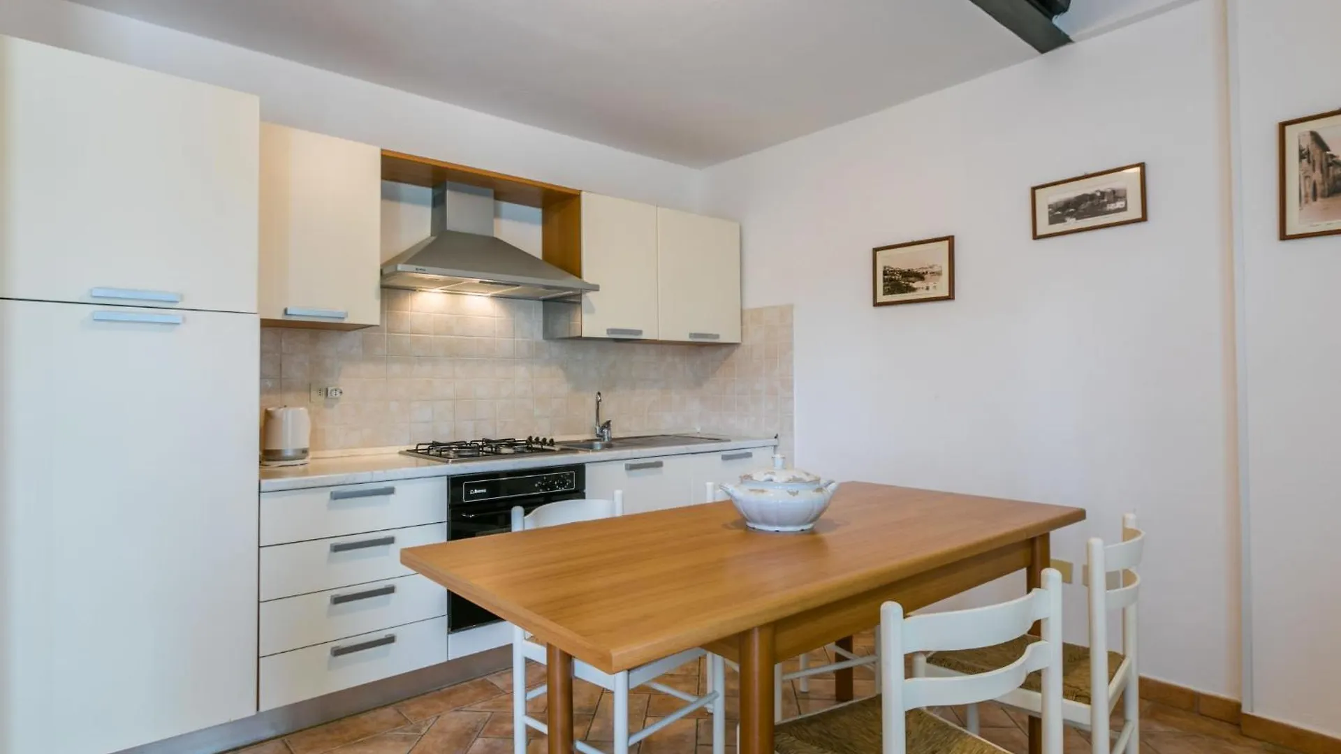 Apartment Tipologia Trilocale By Interhome Le Vedute