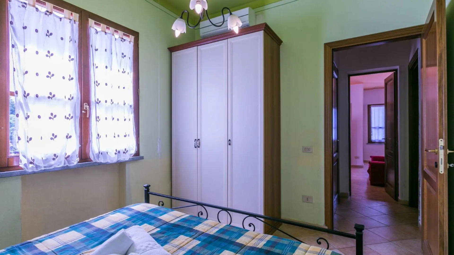 Apartment Tipologia Trilocale By Interhome Le Vedute